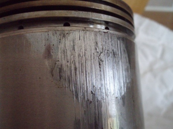 close up of rear of piston (1)