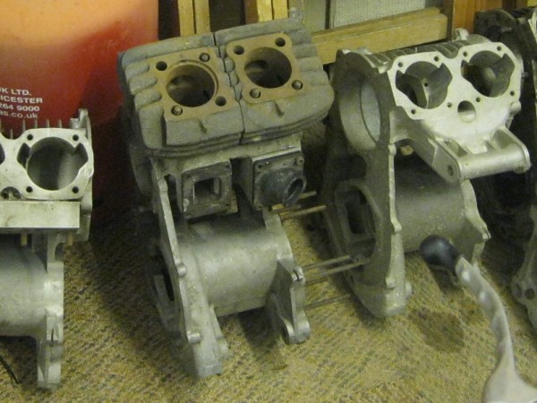 Reed valve crankcase