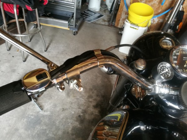 Custom Oil Pressure Gauge and Combo Turn Signal/Horn/Kill Button