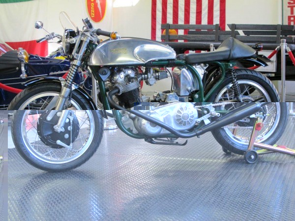 BillyJoelNorton1.jpg (154.44 KiB) Viewed 4492 times Billy Joel Featherbed w. elec boot