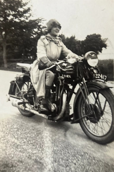Ariel 1928 OHV.jpg
