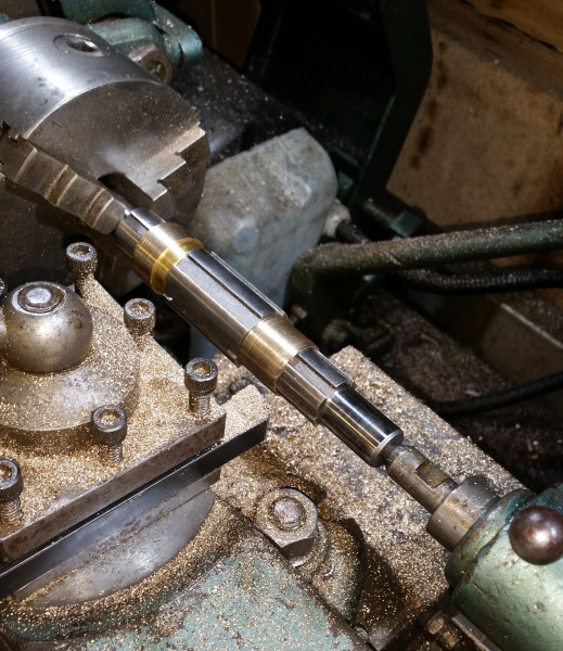 machining bushes.jpg