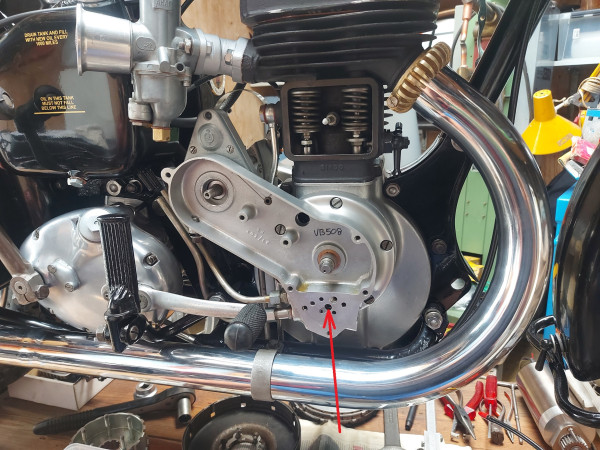 oil valve inside crank (1).jpg