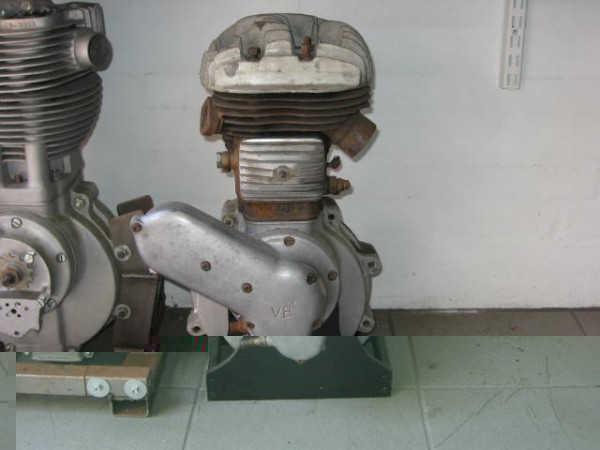 Ariel VB engine 001.jpg